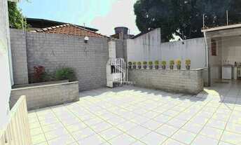 Imagem 4: SOBRADO RESIDENCIAL DE 400 M², POSSUI 4 DORM SENDO 1 SUÍTE, 1 SALA E 3 VAGAS, À VENDA EM C