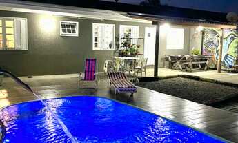 Imagem: Casa com Piscina locação temporada, acomoda