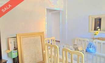 Imagem: CANELA 3/4 2 SUÍTES 1 ANDAR ( ESCADA )