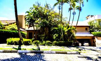 Imagem 2: Imperdível Casa de Luxo à Venda em Pituaçu, Salvador-BA: 4 Quartos, 3 Suítes, 6 Vagas de G