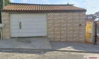 Imagem: Terreno residencial com 3 casas para venda