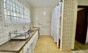 Imagem 7: Esta casa pode ser a escolha perfeita para você que busca um imóvel espaçoso, confortável