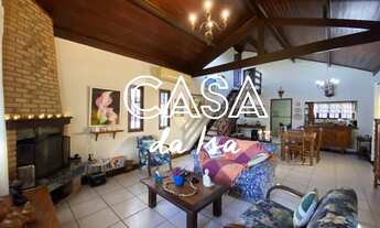 Imagem 4: Imperdível! Casa à venda em Penedo, Itatiaia-RJ, com quatro suítes e área de lazer