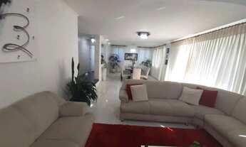 Imagem: Sobrado de luxo em condomínio no Parque