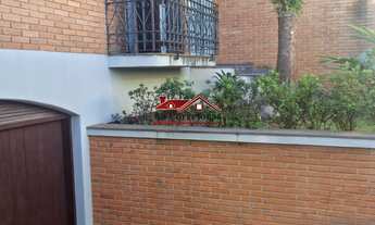 Imagem: Casa à venda em um condomínio fechado