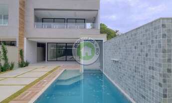 Imagem: Casa triplex de 360m², 4 suítes no condomínio