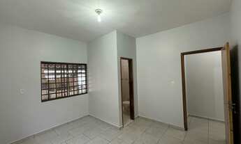 Imagem 7: Imperdível casa à venda no Setor Bueno em Goiânia-GO: 3 quartos, 1 suíte, 2 salas, 3 banhe