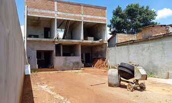 Imagem 2: Sobrado de 3 quartos com suíte, 2 salas e 2 vagas de garagem no Setor São Carlos, Goiânia