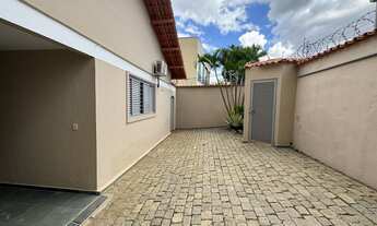 Imagem 3: Imperdível oportunidade: Casa à venda no Setor Sul, Goiânia-GO, 3 quartos, 2 suítes, 3 sal