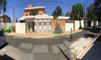 Imagem 2: 4 dormitórios, 1 suítes, 4 banheiro, 3 vagas na garagem, 300M² de Área Construída