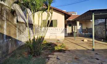 Imagem 4: 2 dormitórios, 1 banheiros, 4 vagas na garagem, 187M² de Área Construída