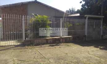 Imagem 2: 3 dormitórios, 1 banheiros, 2 vagas na garagem, 216M² de Área Construída