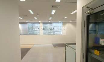 Imagem: 5 banheiro, 18 vagas na garagem, 450M²