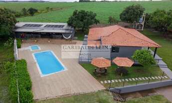 Imagem: 4 dormitórios, 1 suítes, 3 banheiro, 10