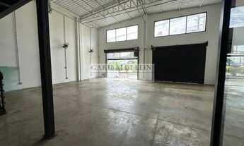 Imagem 2: 2 banheiro, 6 vagas na garagem, 306M² de Área Construída