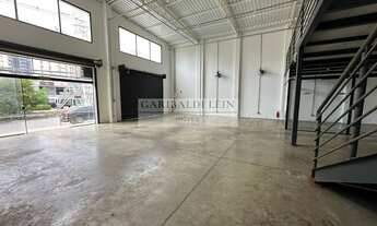 Imagem 3: 2 banheiro, 6 vagas na garagem, 306M² de Área Construída