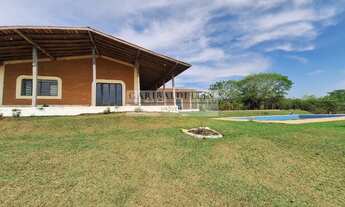 Imagem: 6 dormitórios, 3 banheiro, 10 vagas na