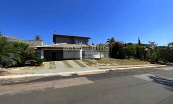 Imagem 3: 4 dormitórios, 2 suíte, 4 banheiro, 8 vagas na garagem, 400M² de Área Construída