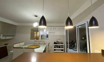 Imagem 7: 3 dormitórios, 1 suítes, 5 banheiro, 4 vagas na garagem, 250M² de Área Construída