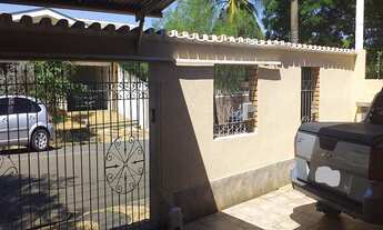 Imagem 2: 3 dormitórios, 1 suítes, 3 banheiro, 2 vagas na garagem, 190M² de Área Construída