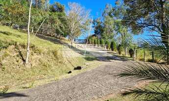 Imagem 3: 4 dormitórios, 3 banheiro, 15 vagas na garagem, 200M² de Área Construída