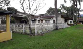 Imagem: 3 dormitórios, 1 suítes, 6 vagas na garagem