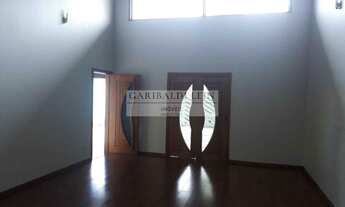 Imagem 2: 2 dormitórios, 1 suítes, 3 vagas na garagem, 250M² de Área Construída