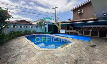 Imagem 6: À CASA A VENDA - 3 DORMITÓRIOS SENDO 2 SUITES - 5 BANHEIROS - 200m² - R$ 1.070.000,00 - Ba