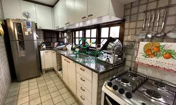 Imagem 6: CASA À VENDA- 3 DORMITÓRIOS C/ 2 SUÍTES- 2 SALAS- 4 BANHEIROS- 131m²- R$ 1.010.000,00- BAI