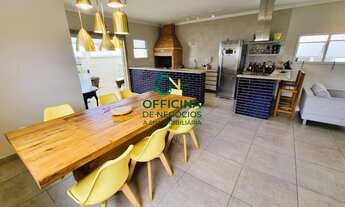 Imagem 6: CASA À VENDA SOBREPOSTA ALTA- PISCINA - 5 DORMITÓRIOS SENDO 1 SUÍTE- 2 VAGAS-236M²- R$1.85