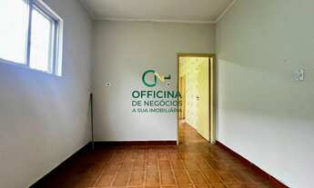 Imagem 5: SOBRADO À VENDA - 4 DORMITÓRIOS SENDO 1 SUÍTE - 3 BANHEIROS - PISCINA - 3 VAGAS - 167m²