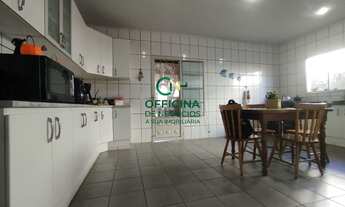 Imagem 5: CASA À VENDA - 3 DORMITÓRIOS SENDO 1 SUíTE - 6 VAGAS - 264m² - R$ 910.000,00- ESTUÁRIO- SA
