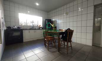 Imagem 6: CASA À VENDA - 3 DORMITÓRIOS SENDO 1 SUíTE - 6 VAGAS - 264m² - R$ 910.000,00- ESTUÁRIO- SA