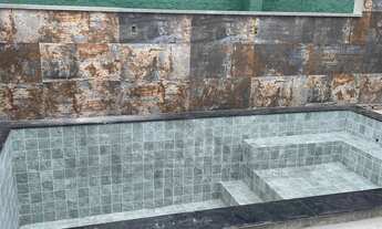 Imagem 4: CASAL IMÓVEIS VENDE CASA TERREA MONTENEGRO BOULEVARD 3 SUÍTES + 6 VGS + PISCINA PRIVATIVA