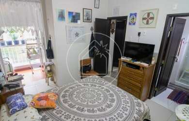 Imagem 5: Gávea - Prédio com apenas 3 andares na Rua General Rabelo