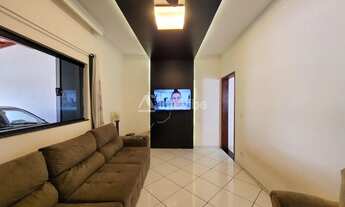 Imagem 2: Casa à venda 2 dormitórios, sendo 1 suíte, 2 vagas de garagem coberta