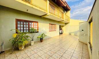 Imagem: Casa à venda no bairro Nielsen Ville em