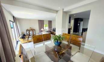 Imagem: Casa em Condomínio com 4 Dormiórios à