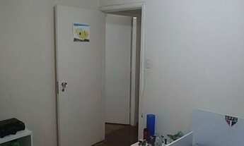 Imagem 4: O apartamento possui 100 metros quadrados com 3 amplos dormitórios, móveis fixos e planeja