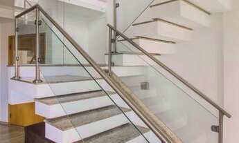 Imagem 5: Apartamento TriplexApartamento com 143 metros, 5 vagas de garagem demarcadas mais depósito