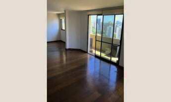 Imagem 2: O apartamento possui 220 metros quadrados de área útil com 3 suítes, 5 banheiros e 3 vagas