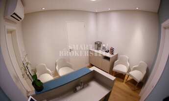 Imagem 3: Sala comercial mobiliada para consultório para locação com 37 metros, 2 banheiros e 1 vaga