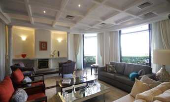 Imagem 3: O apartamento possui 675 metros quadrados com 5 amplas suítes e 5 vagas de garagem