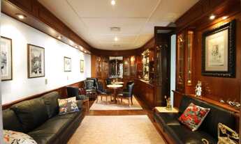 Imagem 5: O apartamento possui 675 metros quadrados com 5 amplas suítes e 5 vagas de garagem