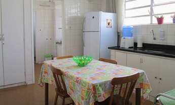 Imagem 5: O apartamento possui 132 metros quadrados com 3 dormitórios com armários embutidos, sala c