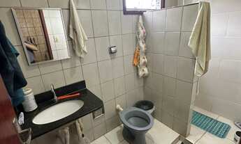 Imagem 5: Casa à Venda em Guarapari-ES: Residência Espaçosa no Bairro Perocão com 3 Quartos, 2 Salas