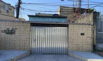 Imagem: 2 dormitórios, 1 banheiros, 222222222M²