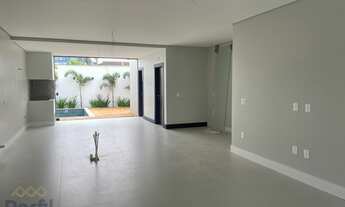 Imagem: Sobrado Geminado alto padrão com três