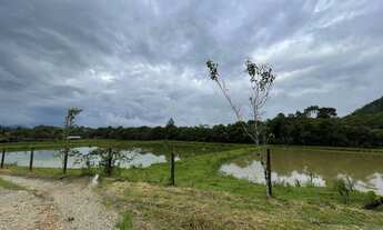 Imagem 3: Área Retroportuária com 120.000 m2 com frente para a Rodovia SC-415 - Garuva/ SC