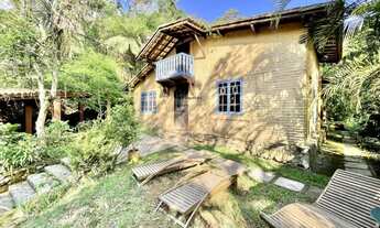 Imagem: 3 dormitórios, 4 banheiro, 8 vagas na garagem